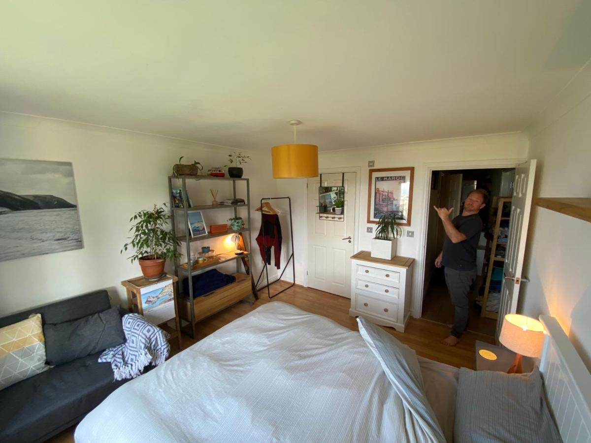 Sea Views On Fistral. Lovely Private Bedroom นิวคีย์ ภายนอก รูปภาพ